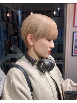 ヘアー アレス(hair ales) ブロンド ミルクティー 丸みショート マッシュショート