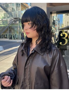 アクアオモテサンドウ(ACQUA omotesando) △大人可愛い癖毛風ウルフパーマレイヤーパーマブルーブラック