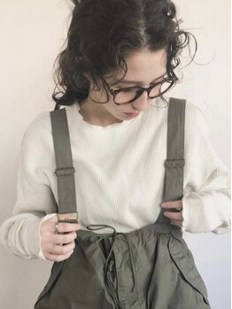 クロワ(croix)の写真/ゆとりのある空間を完全貸切。パーソナルカラーやヘアメイクの実績もあるスタイリストが最後まで担当
