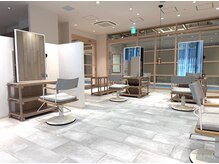 ティエナビューティー ONE FUKUOKA BLDG .店(TIENA BEAUTY)