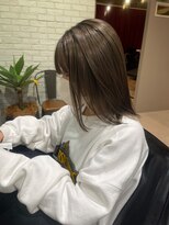 ニール(Neale.)&nbsp;カーキグレージュ11.10暗めカラー