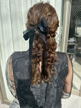 チャオ バイ ミチ(Chao by MICHI) 【ChaoMICHI yu-ka】 ツインテール 三つ編み アッシュベージュ