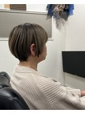 ショートヘア　白髪ぼかしハイライト