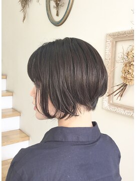 アッカ(acca) 丸みショートに@アッシュブラック