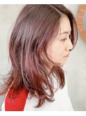 medium［ワンカール赤髪ウルフレイヤーセンター分けグラデ］