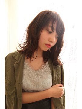 リラ バイ クオーレ(LIRA by CUORE) ゆるふわ外ハネミディアム