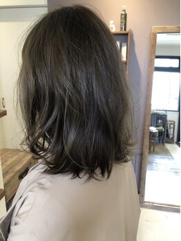 クウキ (kuuki)の写真/【浅間町】歳を重ねるごとに素敵なスタイルが叶う《kuuki》髪質に合わせナチュラルで上品な髪色をご提案！