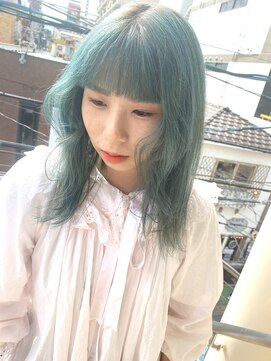 フィン(fin,) fin,/美髪/ホワイトグレージュ/ネビージュ/こなれミディ/パーマ