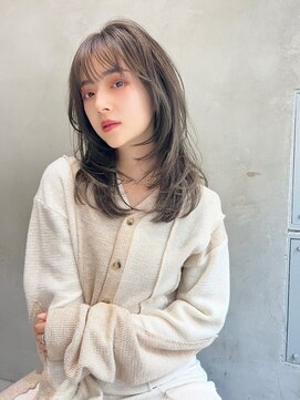 エイミー(Aimee) Aimee町田 レイヤーカット×グレージュ