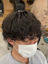 ラヴィズムバイフィフス(LUVISM by fifth)&nbsp;波巻きスパイラルパーマメンズマッシュパーマツイストパーマ