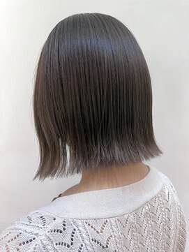 トリッカ 代官山(tricca) 【tricca代官山rin】切りっぱなしボブ/グレージュ