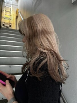 ブローチ(brooch) アクセントブラウンカラー　デザインカラー　静岡　草薙