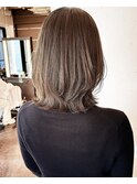 小顔イメチェン、ブルーグレージュカラーくびれレイヤーボブ
