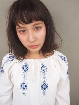 コス(kos) 『nanuk*UEKI』重軽な外ハネニュアンスパーマ