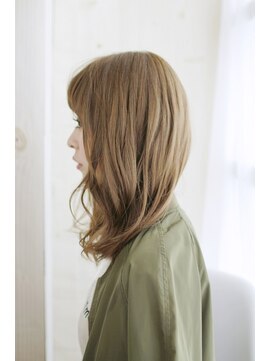 トランクイル サフリック(TRAN9UIL safric) 女っぽさをイヤミみなく・マッシュロング【烏丸】