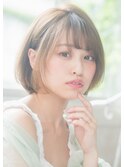 丸みと柔らかさのある大人ショート ボブ