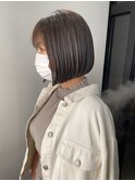 切りっぱなしボブ　グレージュカラー　ブリーチなし