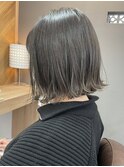 切りっぱなしボブ×オリーブグレージュ