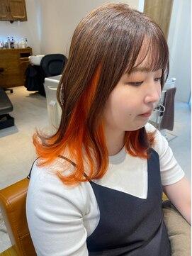 ネイロ 錦糸町(NeiRo) インナーカラーオレンジ 外ハネくびれヘア