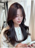 ロングレイヤー美髪ラベンダーグレー大人ヘアモテ髪