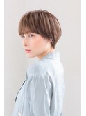大人ショートボブ　艶髪　グレージュカラー