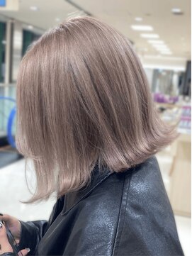 シャルムバイケンジ(Charm.by KENJE) ミルクティーグレージュハイトーンケアブリーチボブ銀座有楽町