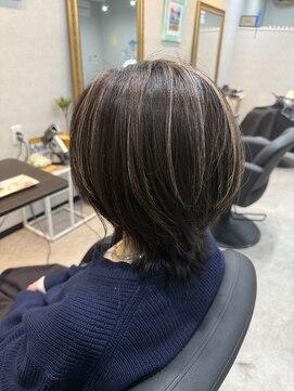 ケイゾウ(KEIZO) 白髪ボカシハイライト×ウルフカット