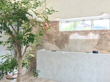グラニテ(Granite)の雰囲気（モルタルの受付）
