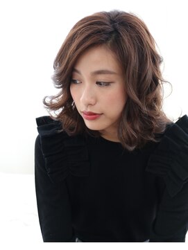 フェリシータ 総持寺店(felicita) 外ハネ小顔無造作ウェーブ★クラシカルアッシュメルトカラー!
