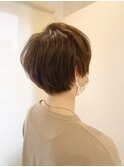 大人可愛い シャープな襟足 クセ毛風丸みショート 20代30代