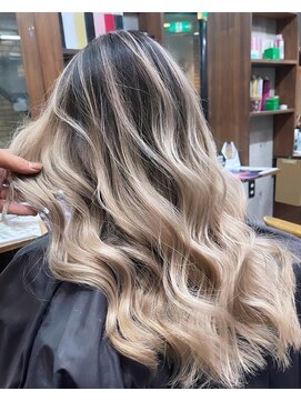 ラフ(LAFF) #黒髪#ボブルフ#ネビージュ#小顔#ワンレン