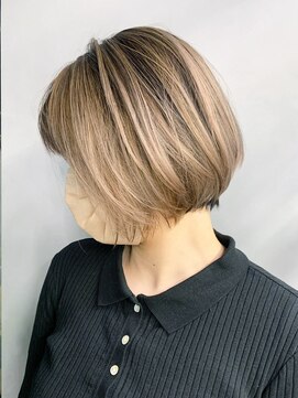 アイティー バイ アルバム 中野店(IT by ALBUM) エアタッチ_ホワイトグレージュネビージュこなれミディ_ba381903