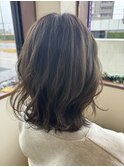 オリーブグレージュ 切りっぱなしボブ