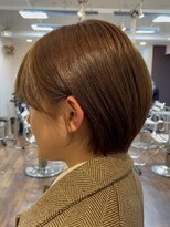 耳かけショートボブ