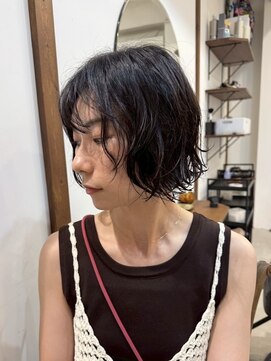 ルイ(ROUIS produced by LUCK 津田沼) ROUIS津田沼 くせ毛風ウェーブ×ミニボブ