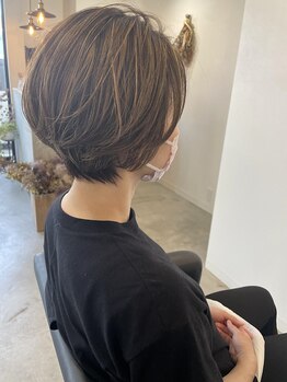 サロンキィ(salon.kee)の写真/“ヴィラロドラ”で大人女性の髪や頭皮に優しく,艶のある仕上がりに♪明るい色味も自由自在!