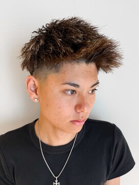 ルーシー 渋谷(LUCEY) ツイストジェットスパイキーヘアパイルツイストスキンフェード