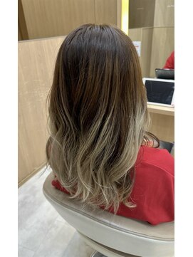 ルーシー(Lucy) ルーシー(Lucy)バレイヤージュカラー/グラデーションカラー