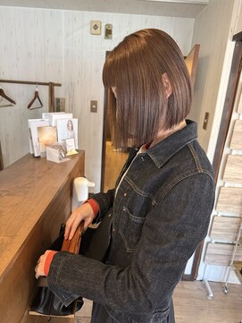 ラニ ヘアーアイラッシュ(lani hair eyelash) ブリーチ無しオリーブベージュ×タッセルボブ