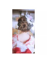 ミヤンコー(Miahco) 編み込みまとめ髪