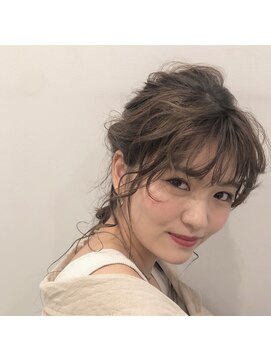 アンヘアー 元町三宮(UNHAIR) お顔まわりくるくるアレンジ