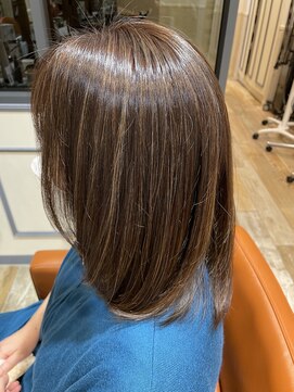 ネオリーブエム(Neolive em;) ブリーチ入りハイライト　白髪ボカシハイライト