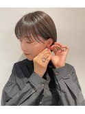 グレージュ×ミニショート