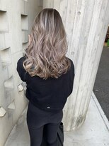 リバレッジ 広尾(Leverage)&nbsp;外国人風ホワイトベージュハイライト【広尾/恵比寿】担当:大住】