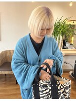 エン(en)&nbsp;ブロンド×ルーツカラー