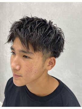 ウシワカマルエムティードット 富士宮店(USHIWAKAMARU MT.) アップバングショート