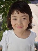 外ハネボブ切りっぱなしロブ前髪あり結べるキッズカット