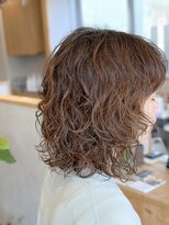 エホン(ehon)&nbsp;しっかりふわくりなウェーヴで柔らかなカワイイパーマに。
