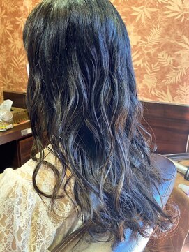 トゥルートラスト 和戸店(True Trust) 大人可愛い20代30代40代 抜け感たっぷりパーマ レイヤーロング