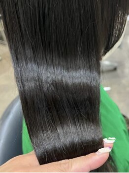 ベル ヘア エクステンション(Belle hair extension)の写真/【シールエクステ専門店】クセやうねりを解消しながら、理想のストレートを実現♪指通りなめらかな質感に＊